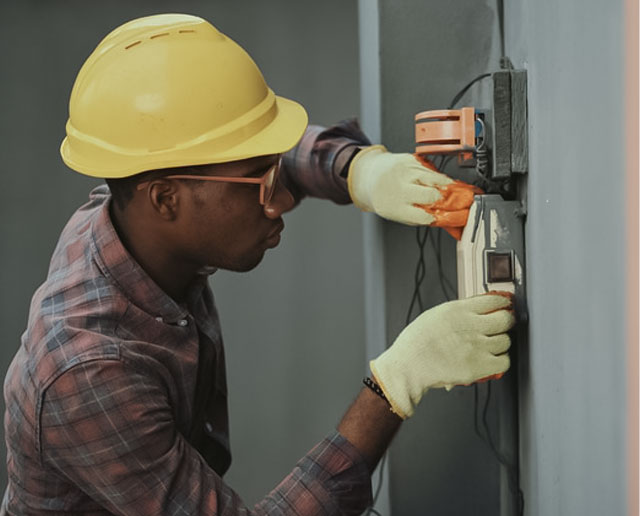 Chuveiro Elétrico em Uberaba: Instalação, Manutenção e Segurança com Eletricista carlos silva