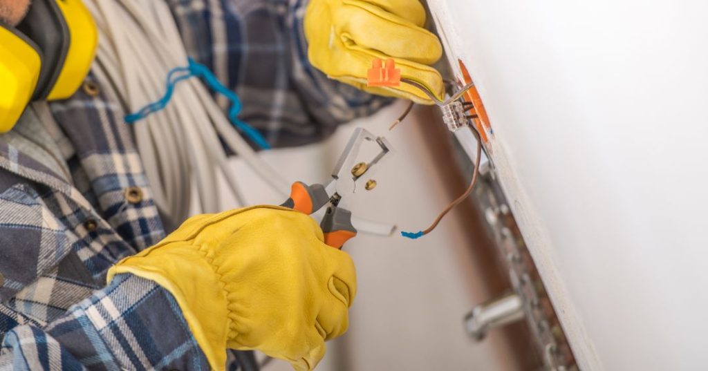 Consertos e manutenções elétricas em Uberaba